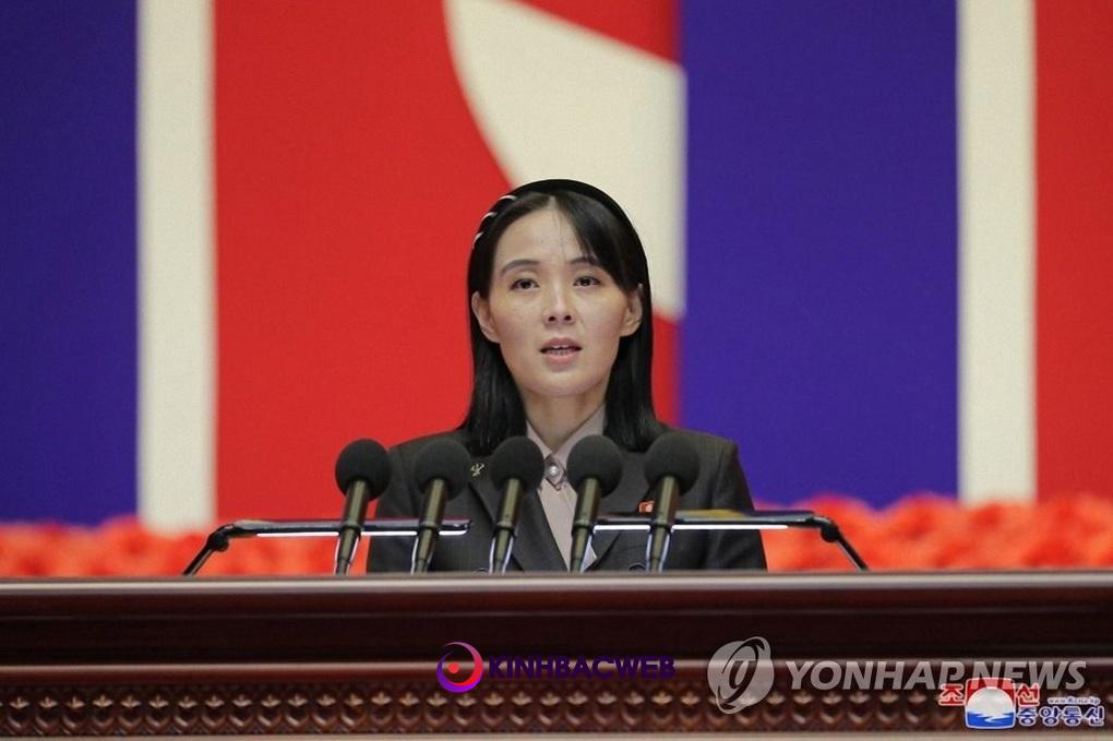 Em gái ông Kim Jong-un phản hồi đề nghị đàm phán vô điều kiện của Mỹ - 1