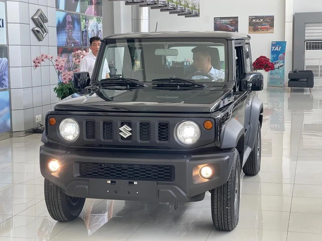 Lô xe Suzuki Jimny đầu tiên về đại lý Việt Nam, giá bán vẫn 'thăm dò' - Ảnh 2.