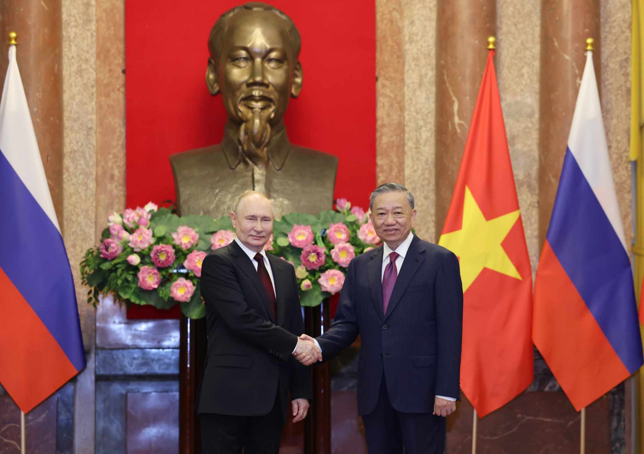 Tong Thong Nga Putin An Tuong Voi Nang Nong Ha Noi Gui Loi Chuc Suc Khoe Nguoi Dan Viet Nam 24351 1