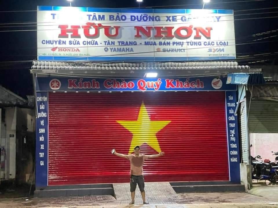 Người Việt Rủ Nhau 'biến Mỗi Nóc Nhà Thành Một Lá Cờ'