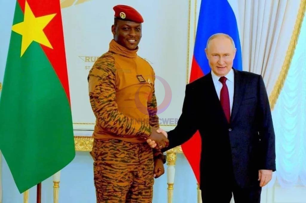 Burkina Faso từ lá cờ tổ quốc mang biểu tượng tinh thần cách mạng của dân tộc Việt Nam