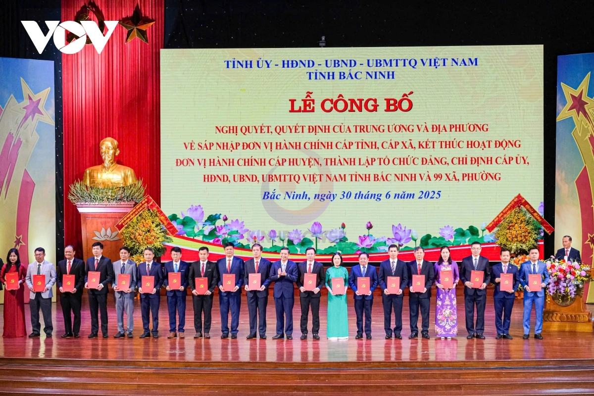 toan canh buoi le cong bo quyet dinh thanh lap 99 xa, phuong tinh bac ninh moi hinh anh 10
