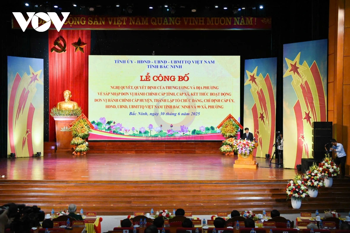 Toàn cảnh buổi lễ công bố quyết định thành lập 99 xã, phường tỉnh Bắc Ninh mới